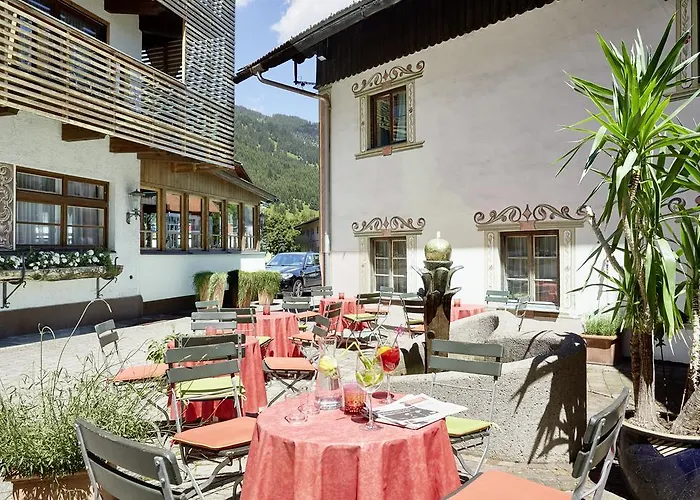 ホテル Unser Loisach 3*